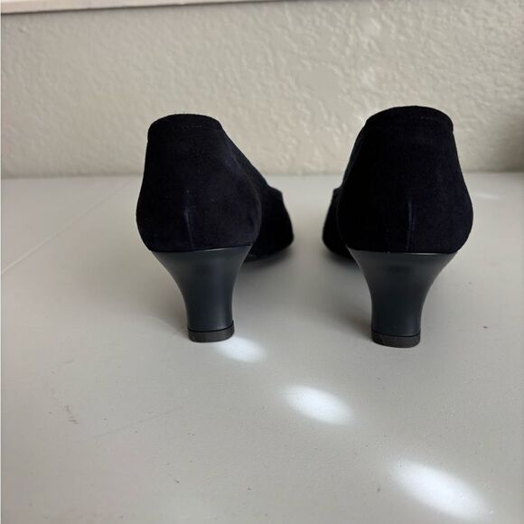 Stuart Weitzman Suede Crosshatch Perforated Pumps - Picture 3 of 8
